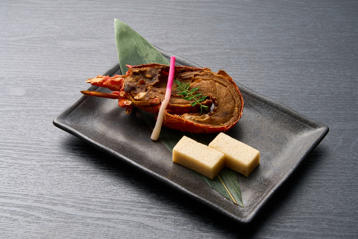 Japanese cuisine, Ise lobster grilled on tile